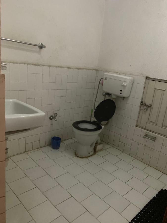 Hotel Dolphin Катманду Экстерьер фото
