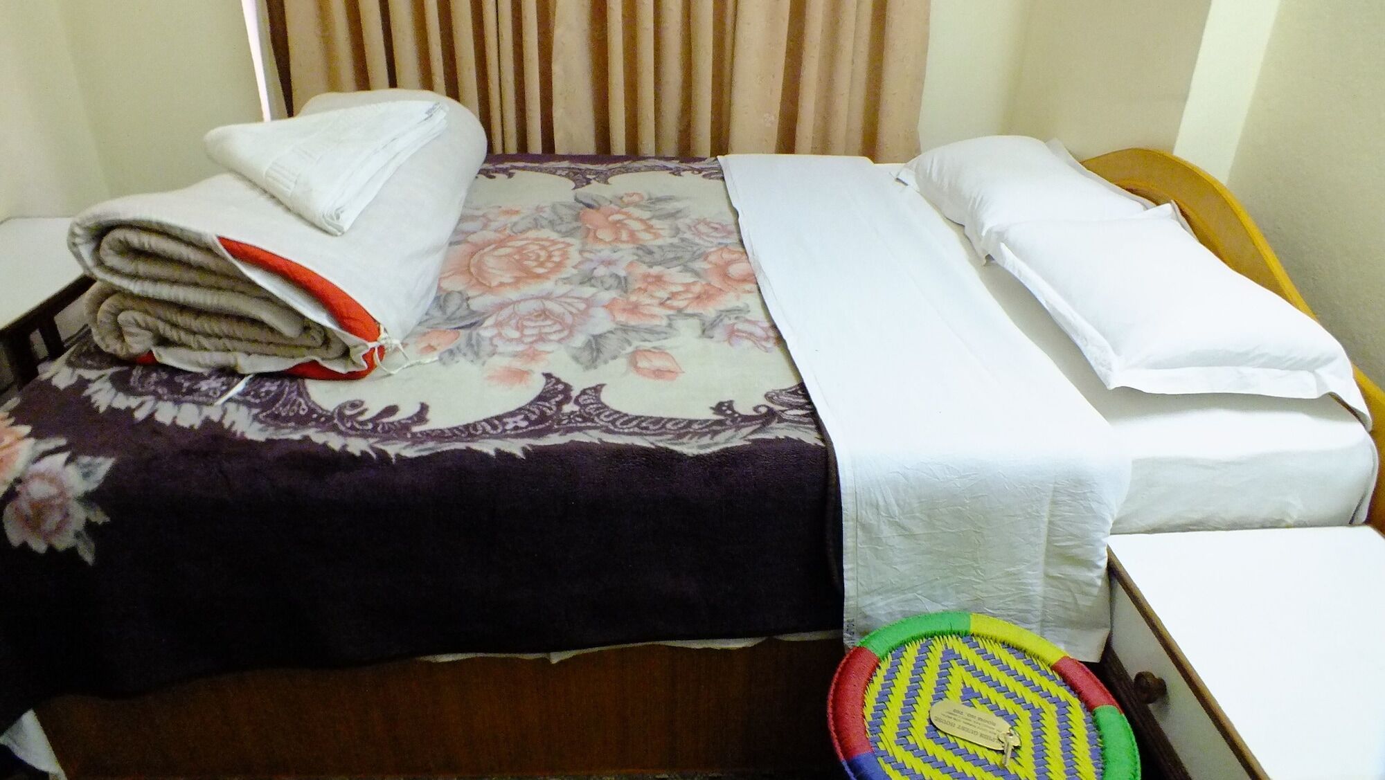 Hotel Dolphin Катманду Экстерьер фото